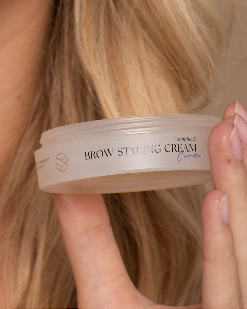 Laad afbeelding in galerij, Vitamin Browstyling Cream (Brow Soap)
